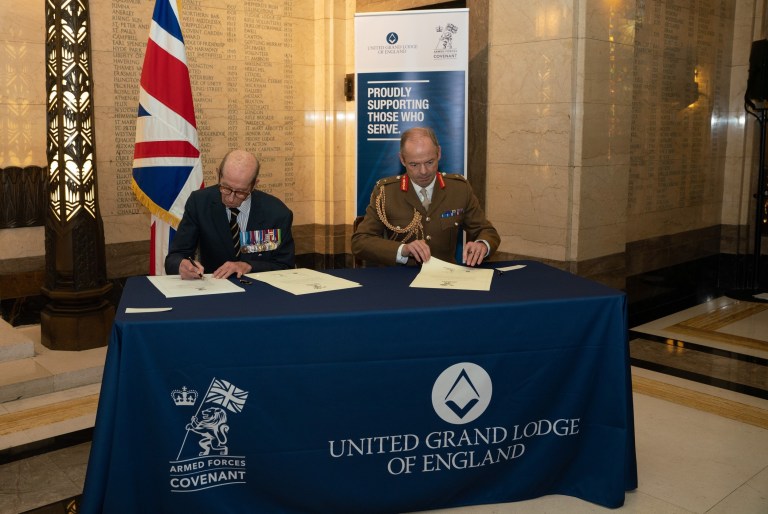 Anglia – Masoni podpisują Pakt dla Sił Zbrojnych